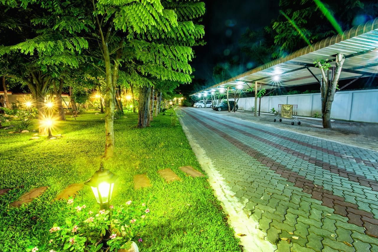 Baan Nam Pen Resort Amphawa Eksteriør billede